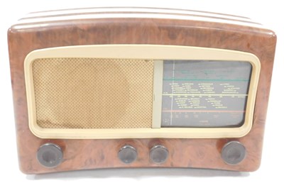 Lot 95 - A Cossor Melody Maker faux walnut brown...