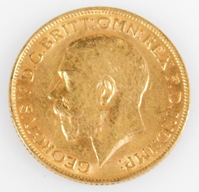 Lot 8 - A George V gold full sovereign 1913, 8.0g.