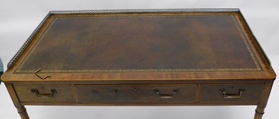 Lot 44 - A George III mahogany and boxwood strung...