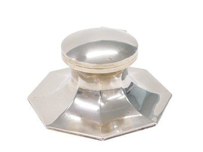 Lot 141 - A George V silver inkwell, on octagonal...