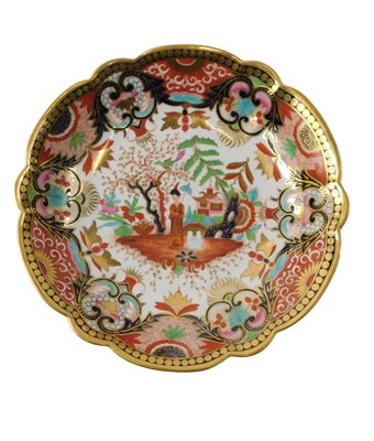Lot 898 - A Flight Bar and Bar porcelain dish, decorated...