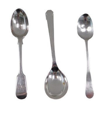 Lot 685 - Three Victorian and later silver spoons,...