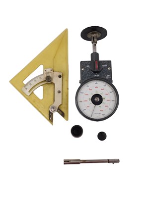 Lot 771 - A Smith's Venture ATH6 bolt Tachometer.