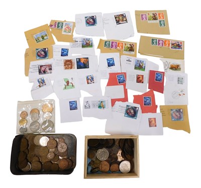 Lot 422 - A group of mixed coinage, comprising pennies,...