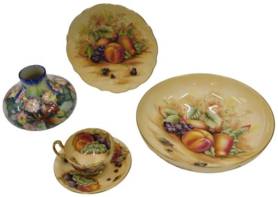 Lot 145 - An Aynsley Orchard gold pattern shallow bowl,...