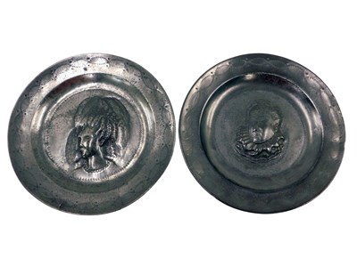 Lot 193 - A late 18th/early 19thC pewter plate or plaque,...