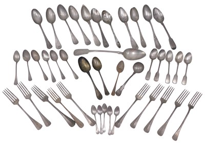 Lot 270 - A quantity of 19thC and later pewter spoons.