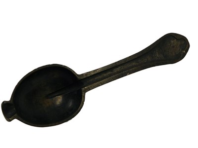Lot 275 - An 18thC bronze spoon mould, 19cm long. (AF)