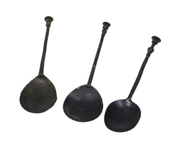 Lot 276 - A 17thC brass seal top spoon, indistinct mark,...