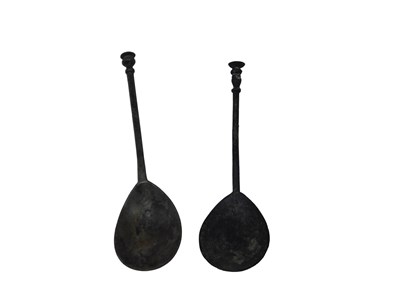 Lot 277 - Two late 17th/early 18thC pewter seal top...