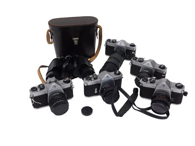 Lot 316 - An Asahi Pentax camera, with an autozoom lens,...