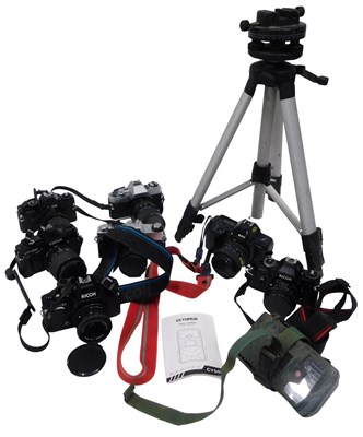 Lot 319 - Assorted cameras, including Ricoh, Crena,...