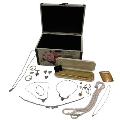 Lot 401 - Costume jewellery, including hoop earrings,...