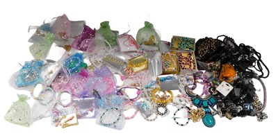 Lot 490 - A large quantity of costume jewellery, to...
