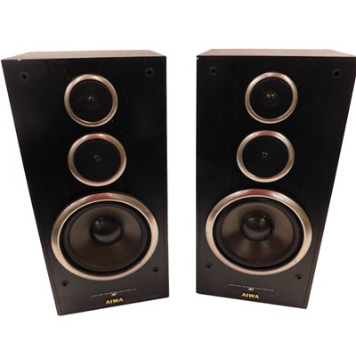 Lot 551 - A pair of Aiwa magnetic shield three way base...