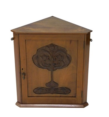 Lot 662 - An early 20thC oak hanging corner...