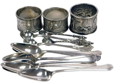 Lot 264 - An Edward VII silver napkin ring, embossed...