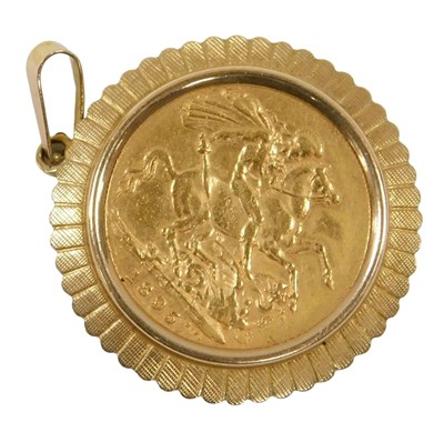 Lot 267 - A Queen Victoria gold sovereign 1895, in a 9ct...