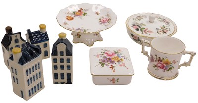 Lot 347 - A Royal Crown Derby porcelain Derby Posies...