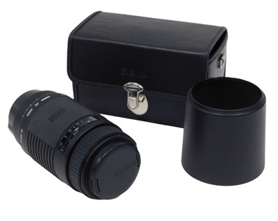 Lot 344a - A Sigma DL zoom lens, autofocus 75-300mm 1-42...