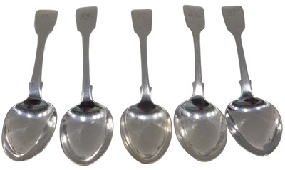 Lot 39 - A set of five silver fiddle pattern dessert...