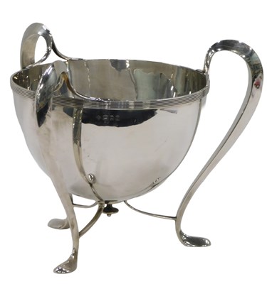 Lot 1 - An Edward VII silver Art Nouveau Champagne...