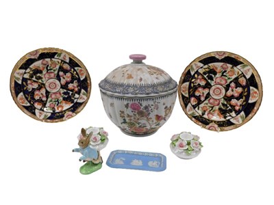 Lot 155 - Various pottery and effects, to include...