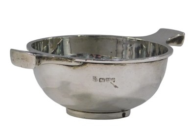 Lot 235 - An Edward VII silver quaich, by George Nathan...