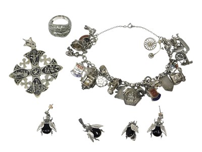 Lot 319 - A group of assorted silver and other jewellery,...