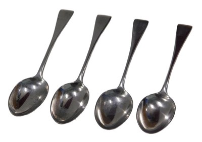 Lot 288 - A set of four Edward VII silver teaspoons, by...