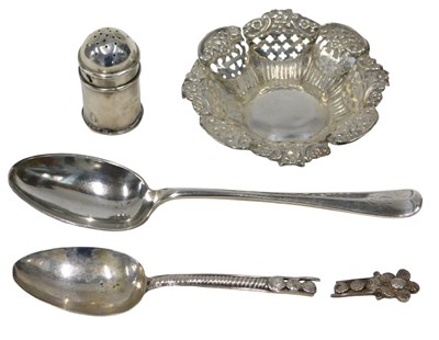 Lot 295 - An Edward VII silver dessert spoon, by John...
