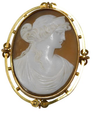 Lot 348 - A late 19th/early 20thC shell cameo brooch,...