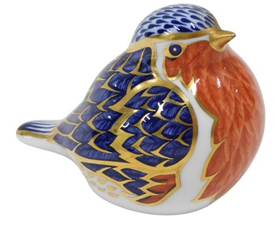 Lot 497 - A Royal Crown Derby paperweight figure Robin,...