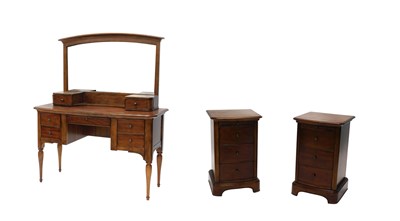 Lot 866 - A late 20thC mahogany finished bedroom trio,...