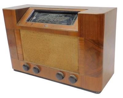Lot 920 - A mid 20thC walnut cased Murphy A168M valve...