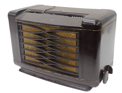 Lot 950 - A mid 20thC Bakelite cased Philips Type 462...