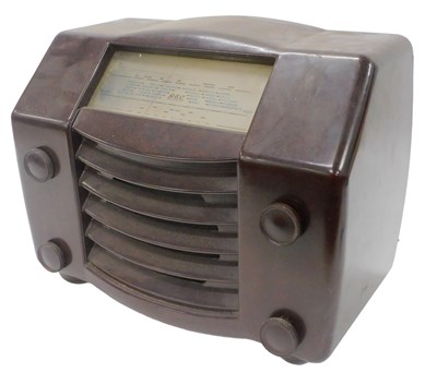 Lot 955 - A mid 20thC GEC Bakelite valve radio, probably...