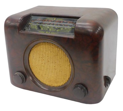 Lot 957 - A mid 20thC Bush Bakelite cased type DAC90.A...