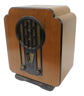 Lot 975 - A mid 20thC walnut cased Philips 30A radio,...
