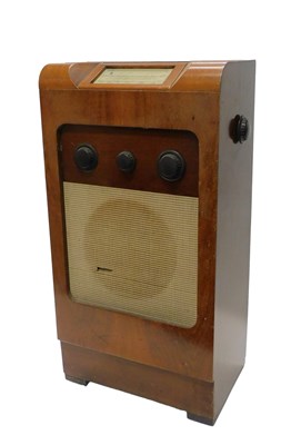 Lot 989 - A mid 20thC walnut cased Bush radio type SUG3,...