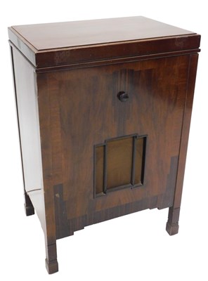 Lot 1001 - A mid 20thC HMV radiogram, with Bakelite arm,...