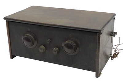 Lot 1009 - A mid 20thC oak cased Cossor Empire Melody...