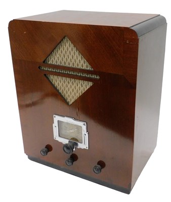 Lot 1017 - A mid 20thC walnut cased Defiant radio...