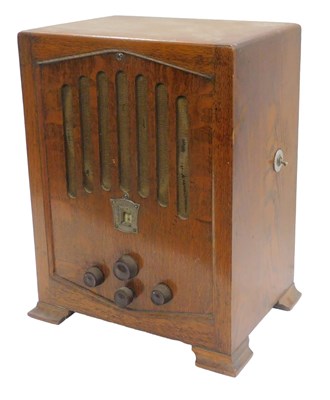 Lot 884 - A 1930s KB Cobra 305 oak cased radio, with...