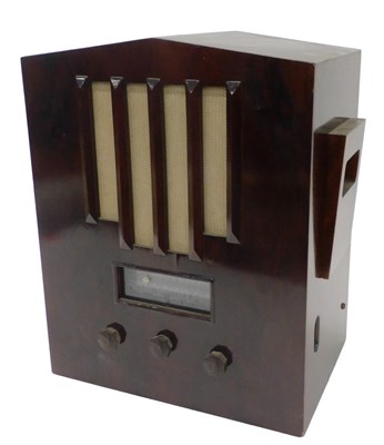 Lot 887 - A mid 20thC Art Deco walnut cased radio, with...