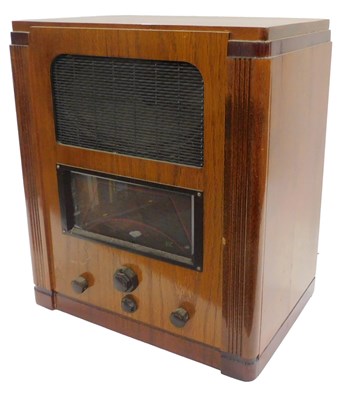 Lot 911 - A mid-20thC walnut cased Marconi model 557...