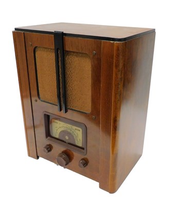 Lot 1020 - A mid 20thC walnut cased KB type 590...