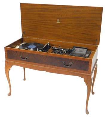 Lot 1024 - A Dynatron radiogram, with Garrard 35SB...