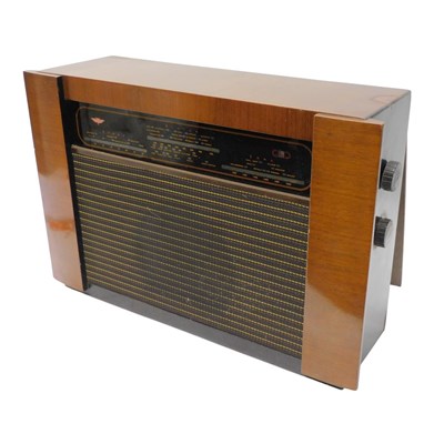 Lot 1025 - A mid 20thC walnut cased KB FR10 radio, number...