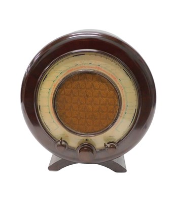 Lot 1035 - A mid 20thC Bakelite cased Ekco all electric...